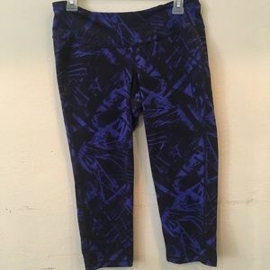 Cropped Old Navy athletic leggings